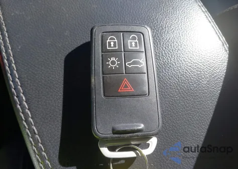 2015 Volvo S60 T5 Premier из США, поврежденный, VIN YV126MFK8F2351267